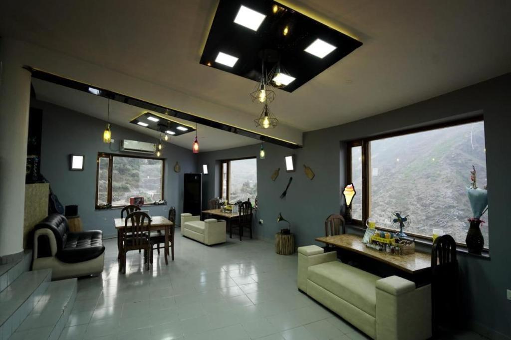 Icebergs Mussoorie - A Boutique Stay And 24 Hrs Roof Top Cafe Exterior foto