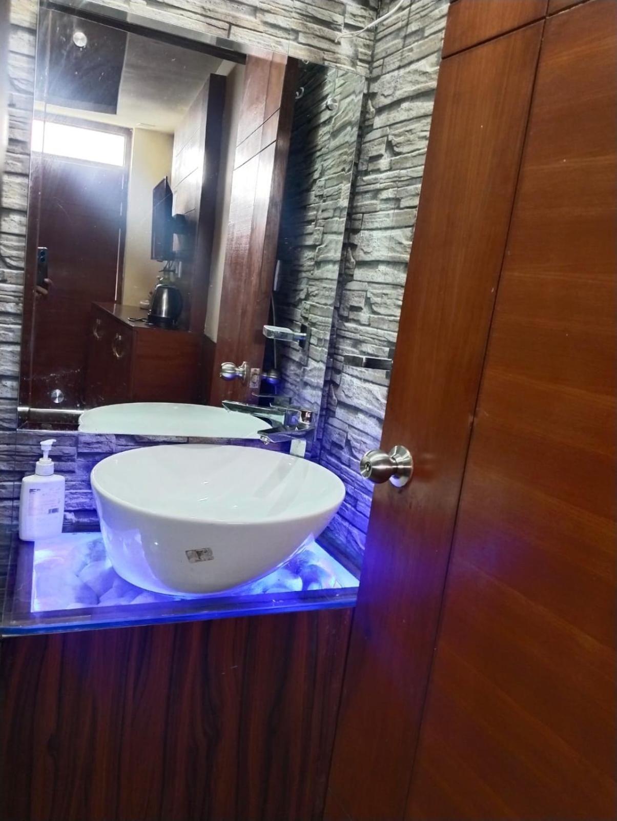 Icebergs Mussoorie - A Boutique Stay And 24 Hrs Roof Top Cafe Exterior foto