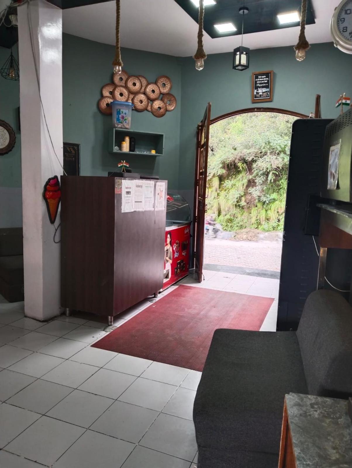 Icebergs Mussoorie - A Boutique Stay And 24 Hrs Roof Top Cafe Exterior foto