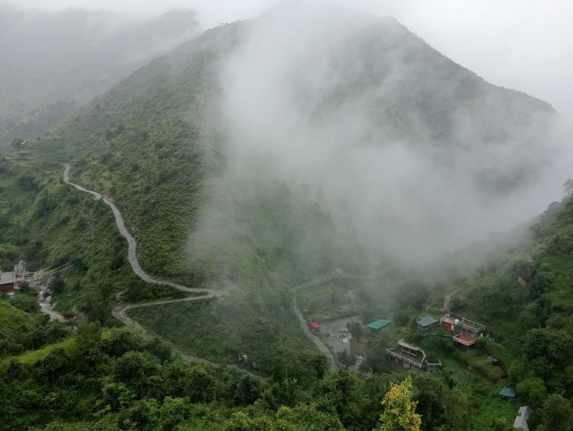 Icebergs Mussoorie - A Boutique Stay And 24 Hrs Roof Top Cafe Exterior foto