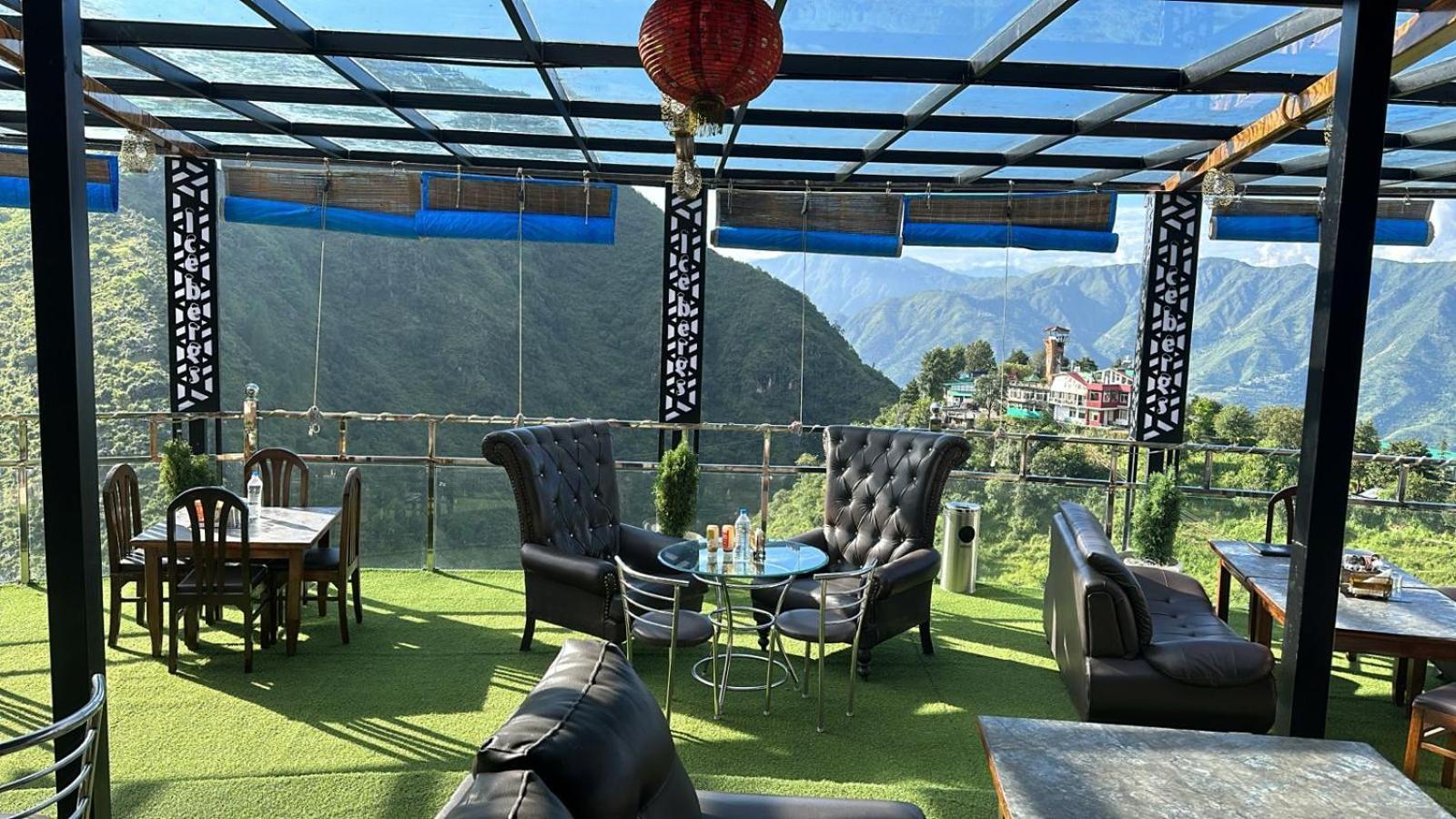 Icebergs Mussoorie - A Boutique Stay And 24 Hrs Roof Top Cafe Exterior foto
