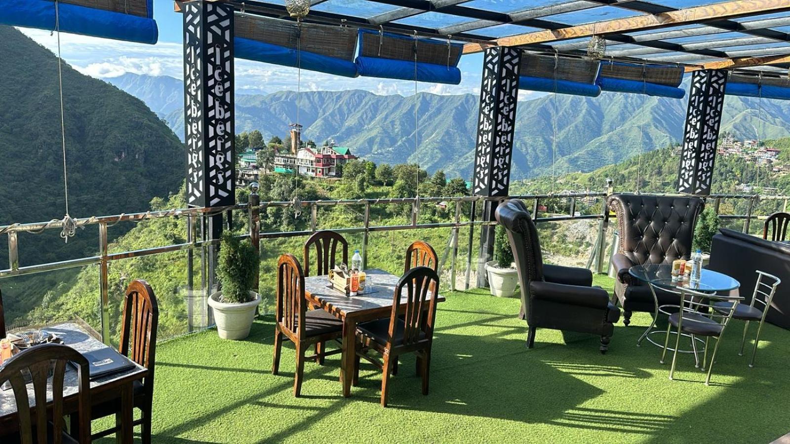 Icebergs Mussoorie - A Boutique Stay And 24 Hrs Roof Top Cafe Exterior foto